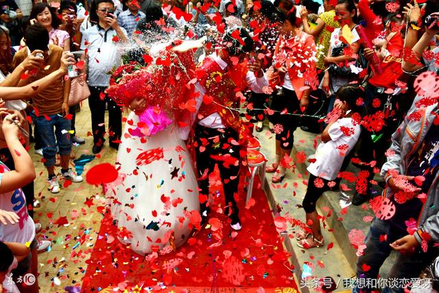 「剛結婚你就要出去打工了，還三年都不回家，我實在是忍不住了」