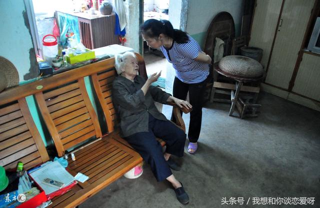 「剛結婚你就要出去打工了，還三年都不回家，我實在是忍不住了」