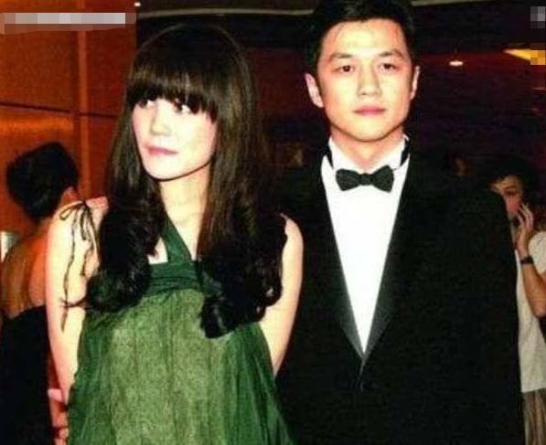 李亞鵬深夜發文宣布噩耗，王菲卻無任何回應，所以網友們表示：「白養」3年