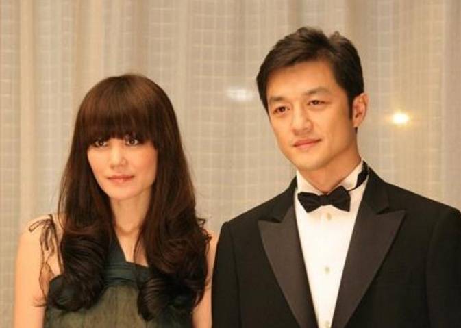 李亞鵬深夜發文宣布噩耗，王菲卻無任何回應，所以網友們表示：「白養」3年