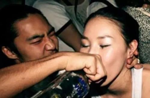 張紫妍閨蜜曝光：被十幾位大佬帶去泰國暴力「狂歡」致其無法懷孕 ! 