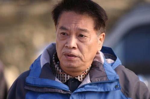 66歲吳孟達至今仍為生計奔忙，養4個妻子5個子女每月開支超百萬