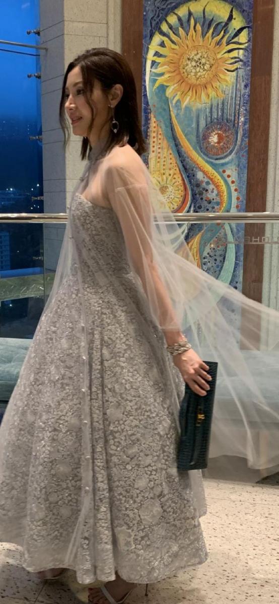 李嘉欣徐子淇出席盛宴無合照，細節暴露兩位貴婦地位有差距！