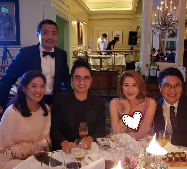 李嘉欣徐子淇出席盛宴無合照，細節暴露兩位貴婦地位有差距！