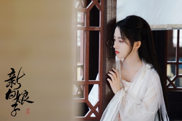4000年一遇美女！古裝女神「演出最美白蛇」驚艷全網　一抬頭「無瑕臉龐爆紅日本」：仙女下凡❤
