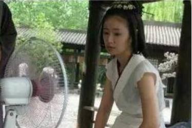 明星片場花絮照，笑到停不下來！原來身中萬箭是這樣拍的 ....
