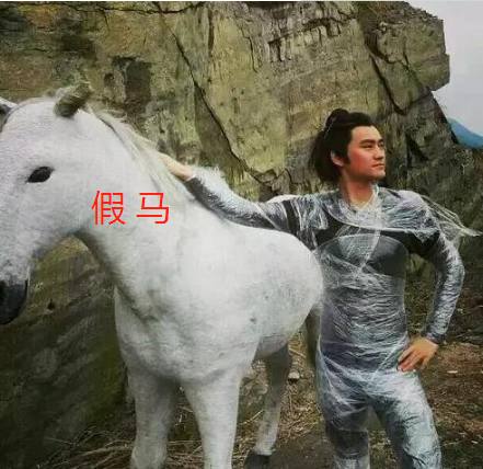 明星片場花絮照，笑到停不下來！原來身中萬箭是這樣拍的 ....