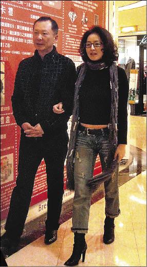 54歲李芳雯近照曝光，為撇「惡婆婆」居住北京，淚訴：友孕時曾吞53顆自殺，再也不相信男人！ 