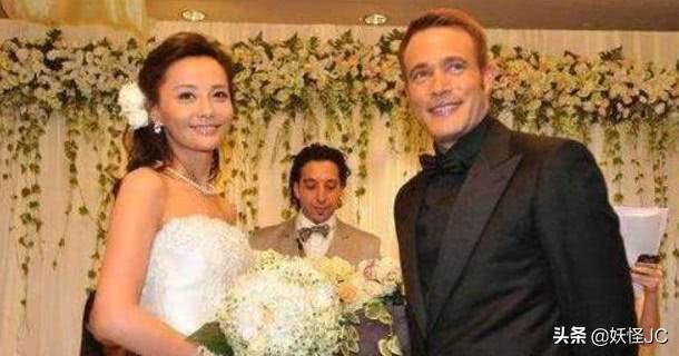 她離婚以後事業一落千丈，從女主淪落為龍套，如今卻活成這樣？