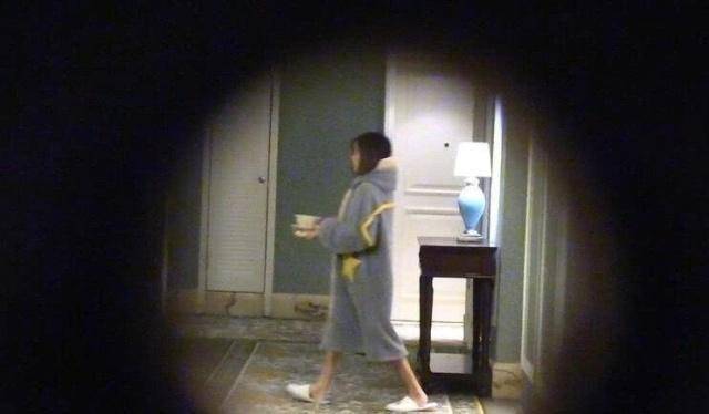 知情人曝洪欣近況：財產被畢瀅轉移，和兒子租房住靠借錢度日