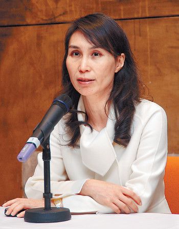 賭王何鴻燊生了11位千金，但為什麼11女兒同一個老爸，容貌卻會差這樣遠？！