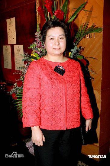 賭王何鴻燊生了11位千金，但為什麼11女兒同一個老爸，容貌卻會差這樣遠？！