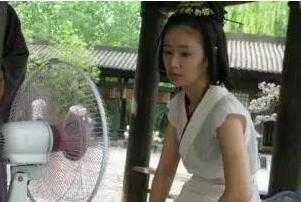 明星片場花絮照，笑到停不下來！原來身中萬箭是這樣拍的！