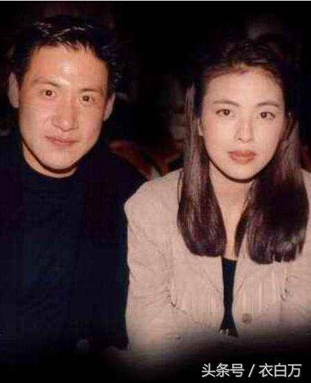 56歲歌神張學友和小四歲妻子近照，真的老了，卻坐擁16億的豪宅