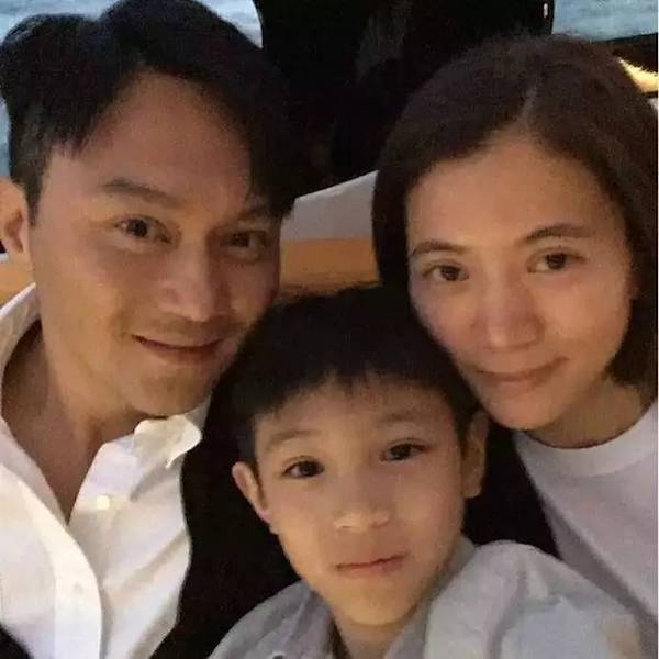 10歲兒子騙學校「爸爸之前是警察，現在轉行賣壽司」！張智霖、袁詠儀被校方要求見家長！