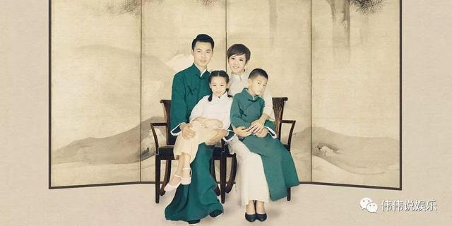 鄧超孫儷微博慶祝兒子7歲生日，臉被親到變型，網友表 示很暖心！