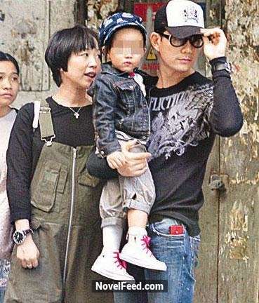50歲的任賢齊兒女顏值高到爆表，一看見他妻子，讓人驚訝！