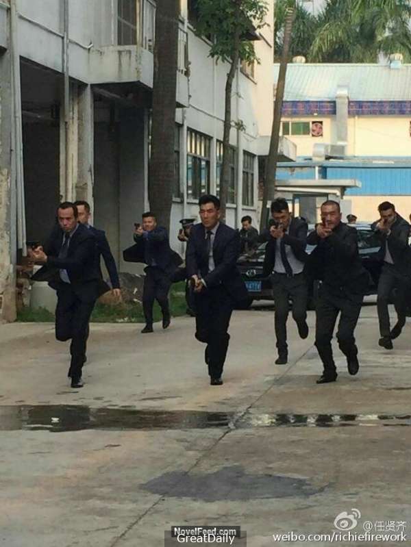 50歲的任賢齊兒女顏值高到爆表，一看見他妻子，讓人驚訝！