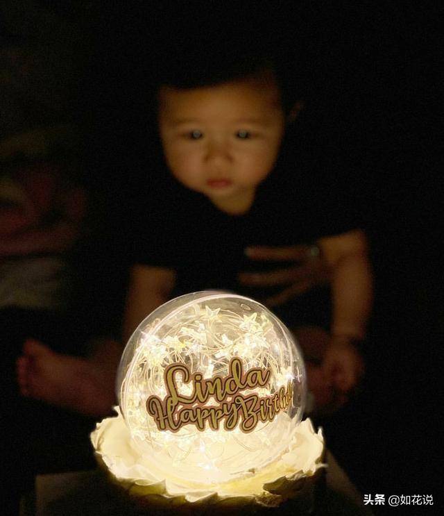 鍾嘉欣生日曬母子合照，半歲Jared顏值飆升，撞臉胡杏兒兒子