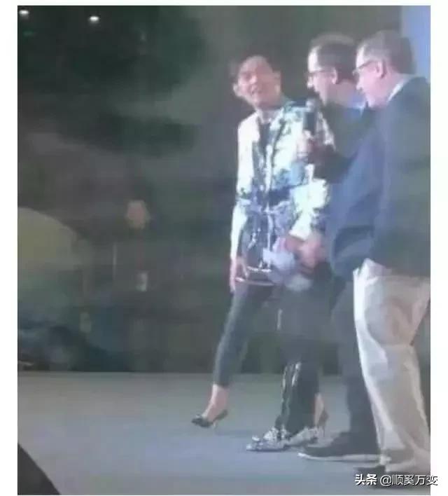 明星那些罕見的「錯位照」， 簡直神角度！保證讓你看完笑得肚子疼！ 