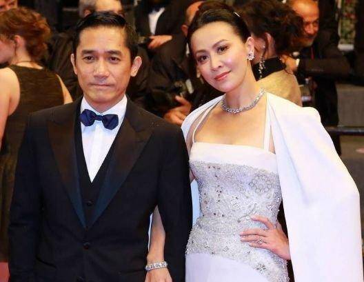 曾是劉嘉玲初戀，梁朝偉情敵「香港第一美男」如今妻離子散一夜白頭最終二人還是分道揚鑣了