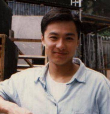 曾是劉嘉玲初戀，梁朝偉情敵「香港第一美男」如今妻離子散一夜白頭最終二人還是分道揚鑣了