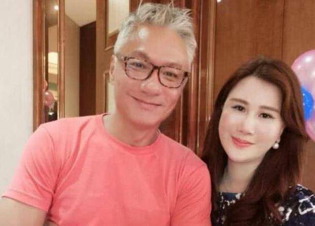 曾是劉嘉玲初戀，梁朝偉情敵「香港第一美男」如今妻離子散一夜白頭最終二人還是分道揚鑣了