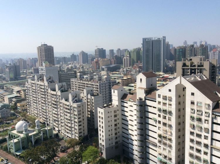 台女沒想像勢利！20K魯蛇戰5年「爽娶白富美」一躍勝利組　岳父笑了：直接送套房 