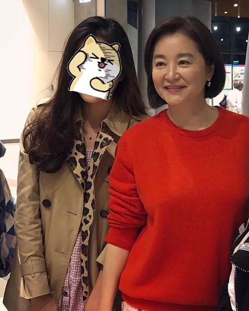 網友香港偶遇林青霞，一個動作讓人羨慕！