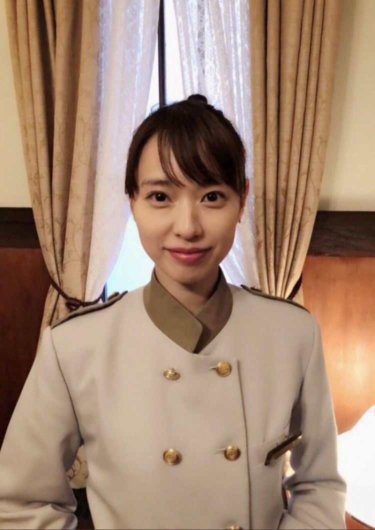 還愛著當年的彌海砂嗎？戶田惠梨香「硬扮15歲雙馬尾少女」劇照卻讓網看傻:大媽你真別鬧 