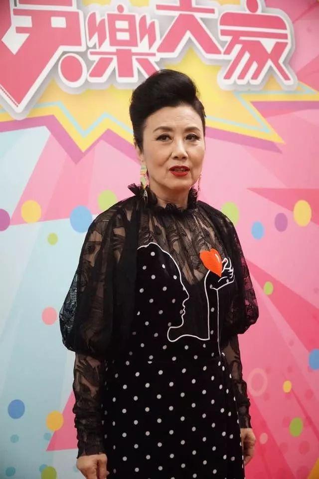 兩夫婦曾先後患癌痊癒！72歲TVB阿姐直言心痛老公羅家英再病倒~~~