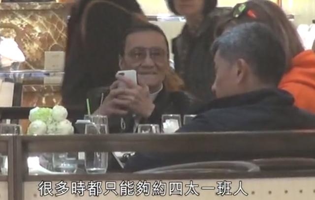 前妻秀恩愛你一口我一口的，謝賢也不甘寂寞進行回擊，約賭王四太梁安琪喝下午茶，自曝分手後獨居豪宅太枯燥！