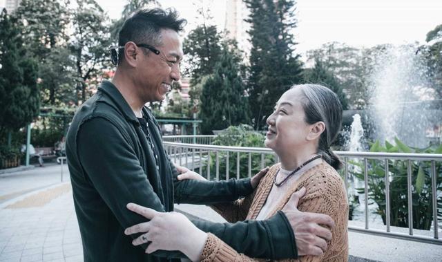 再掀臥底熱潮！53歲「民選影帝」憑TVB熱播劇爆紅：老婆都看到哭！