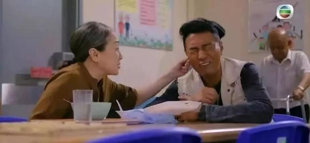 再掀臥底熱潮！53歲「民選影帝」憑TVB熱播劇爆紅：老婆都看到哭！