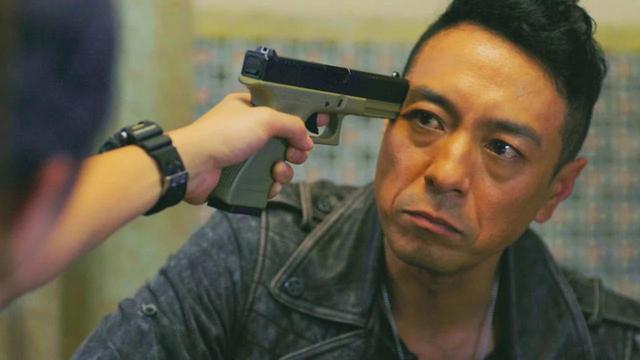 再掀臥底熱潮！53歲「民選影帝」憑TVB熱播劇爆紅：老婆都看到哭！