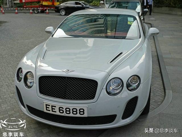 呂良偉的座駕，車牌有6有8，身價十幾億，自己動手洗車！