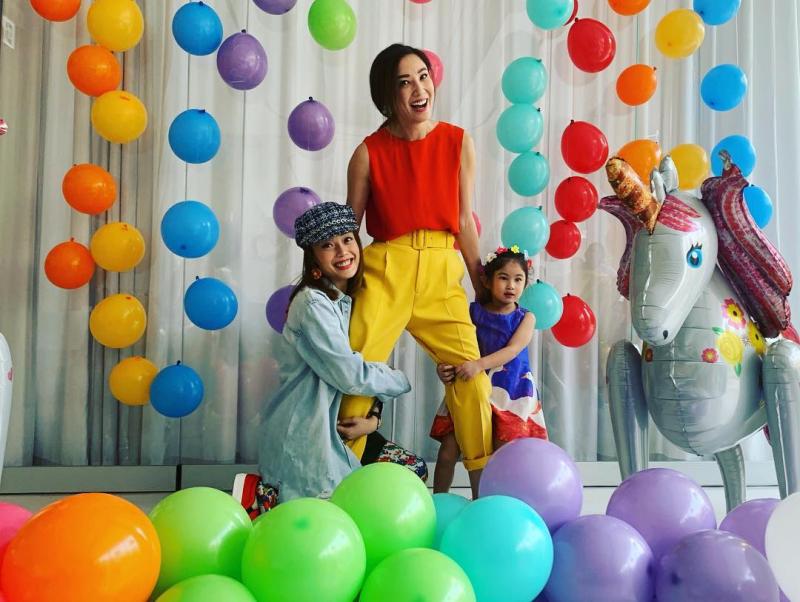 史上最靚乾媽團！Yumiko鄭希怡為女兒梁浸浸慶4歲生日❤ 天后級的她們也來啦！網民：好幸福啊～