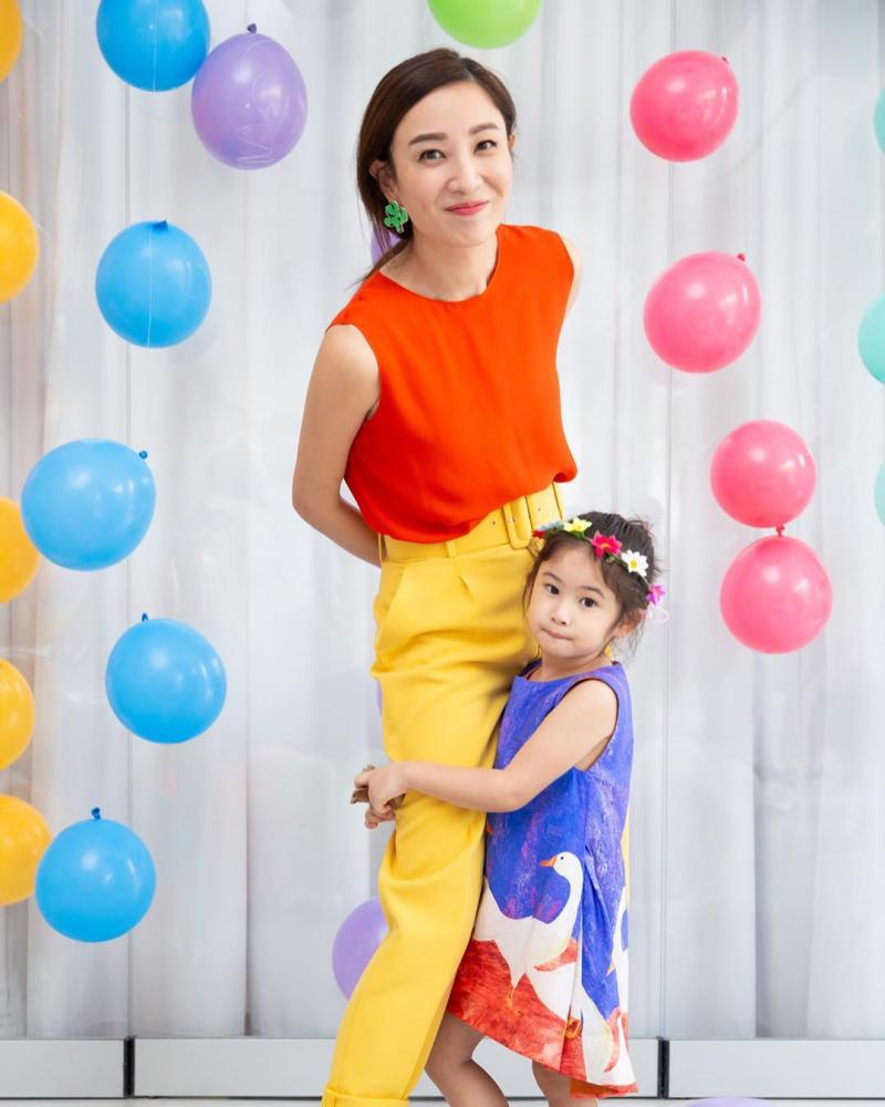 史上最靚乾媽團！Yumiko鄭希怡為女兒梁浸浸慶4歲生日❤ 天后級的她們也來啦！網民：好幸福啊～