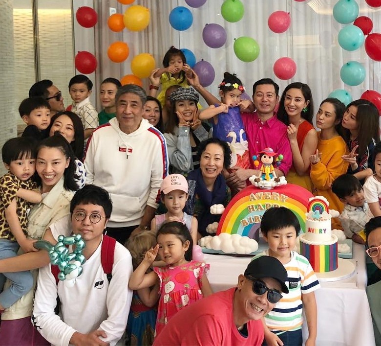 史上最靚乾媽團！Yumiko鄭希怡為女兒梁浸浸慶4歲生日❤ 天后級的她們也來啦！網民：好幸福啊～