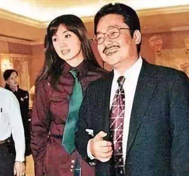 69歲的他奪走女神黎姿的初戀，娶了張國榮的前女友，現迎娶小37歲的女友！