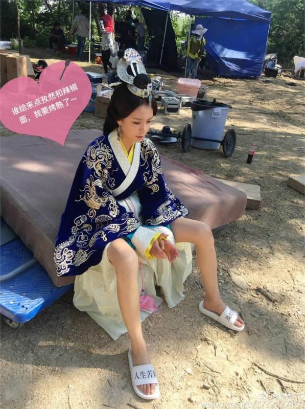演員拍戲時的下半身是什麼狀態？看了不要笑～