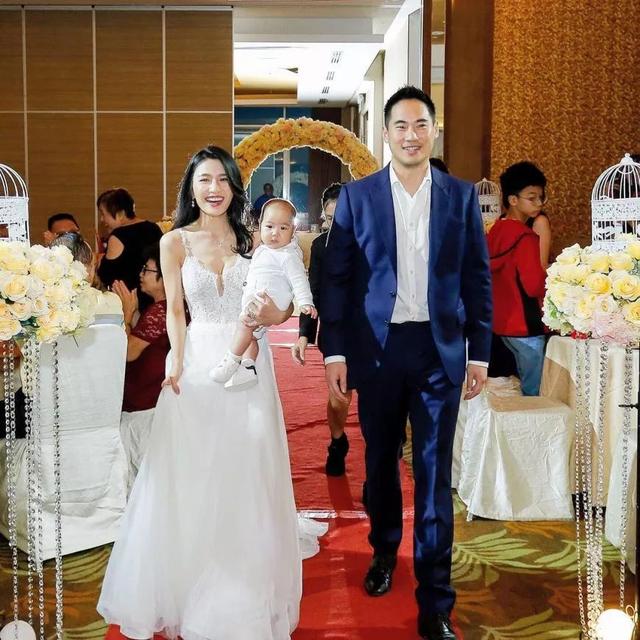 前TVB女藝人林芊妤回馬補辦婚禮！一家三口好Sweet！