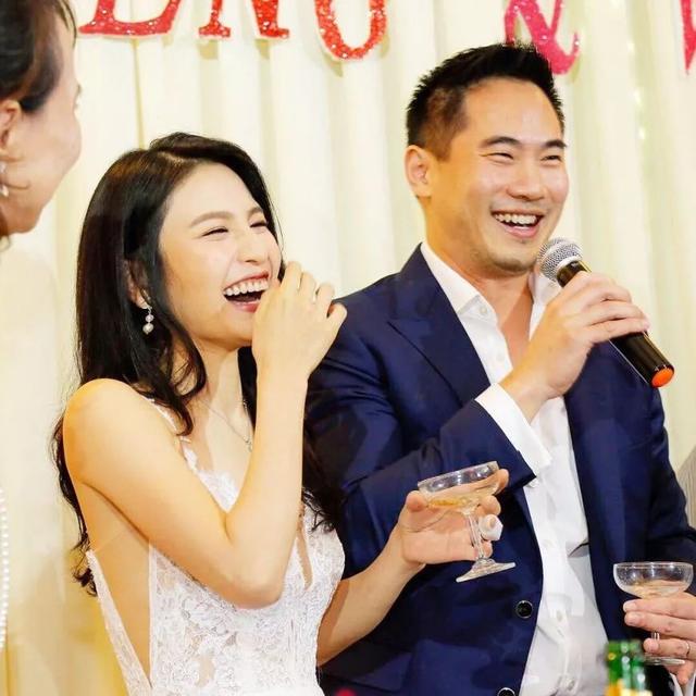 前TVB女藝人林芊妤回馬補辦婚禮！一家三口好Sweet！