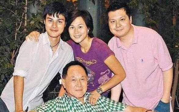 83歲的他被稱「香港頭號玩家」，現立下遺囑，要給上萬女友分家產
