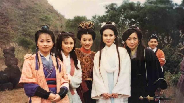 古天樂唯一承認的女友，44歲依然膚白貌美，同框胡定欣恍若凍齡！