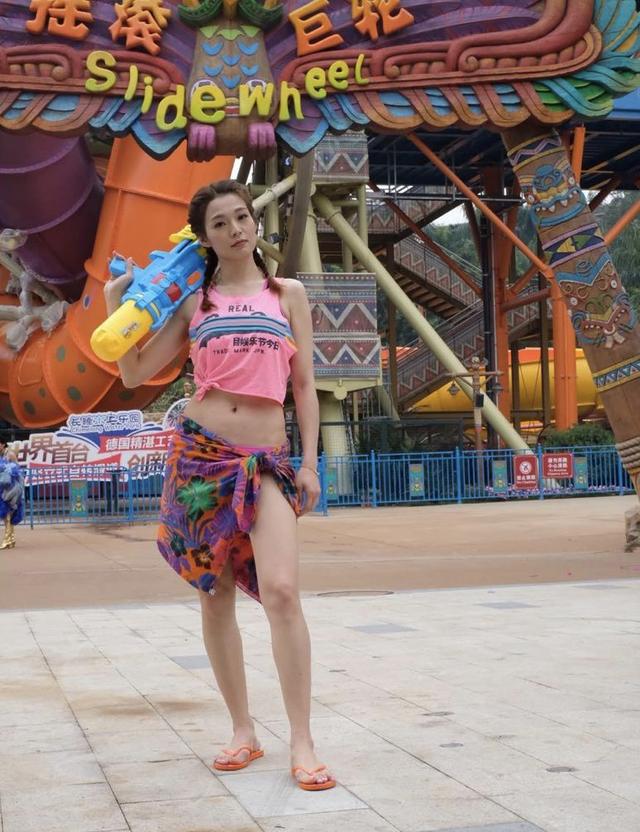 離婚後如獲新生，37歲呂慧儀大曬螞蟻腰，90後都被她比下去了！