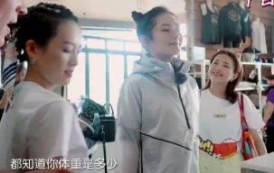 妻子：張嘉倪因丟失護照而無緣下面的旅遊？向買超求助曝綜藝內幕！