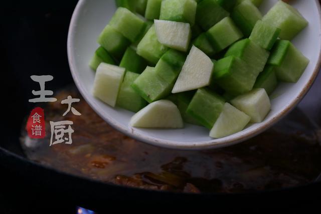 家常牛肉燉蘿卜，牛肉酥爛，蘿卜入口即化，湯鮮味美的下飯菜