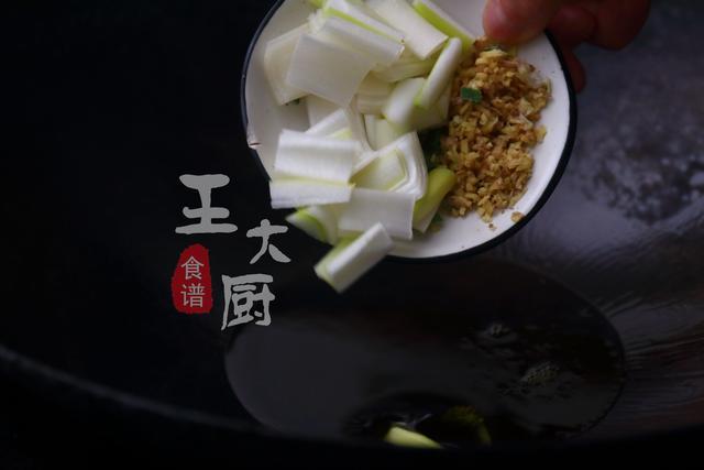 家常牛肉燉蘿卜，牛肉酥爛，蘿卜入口即化，湯鮮味美的下飯菜