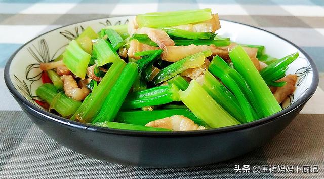 晚上吃啥？推薦10道家常小炒，葷素搭配、營養好吃，關鍵是省事